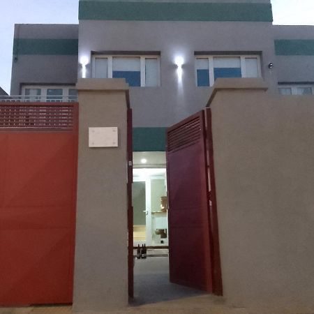 Apartamento Departamentos R y R Azcuénaga Tandil Exterior foto